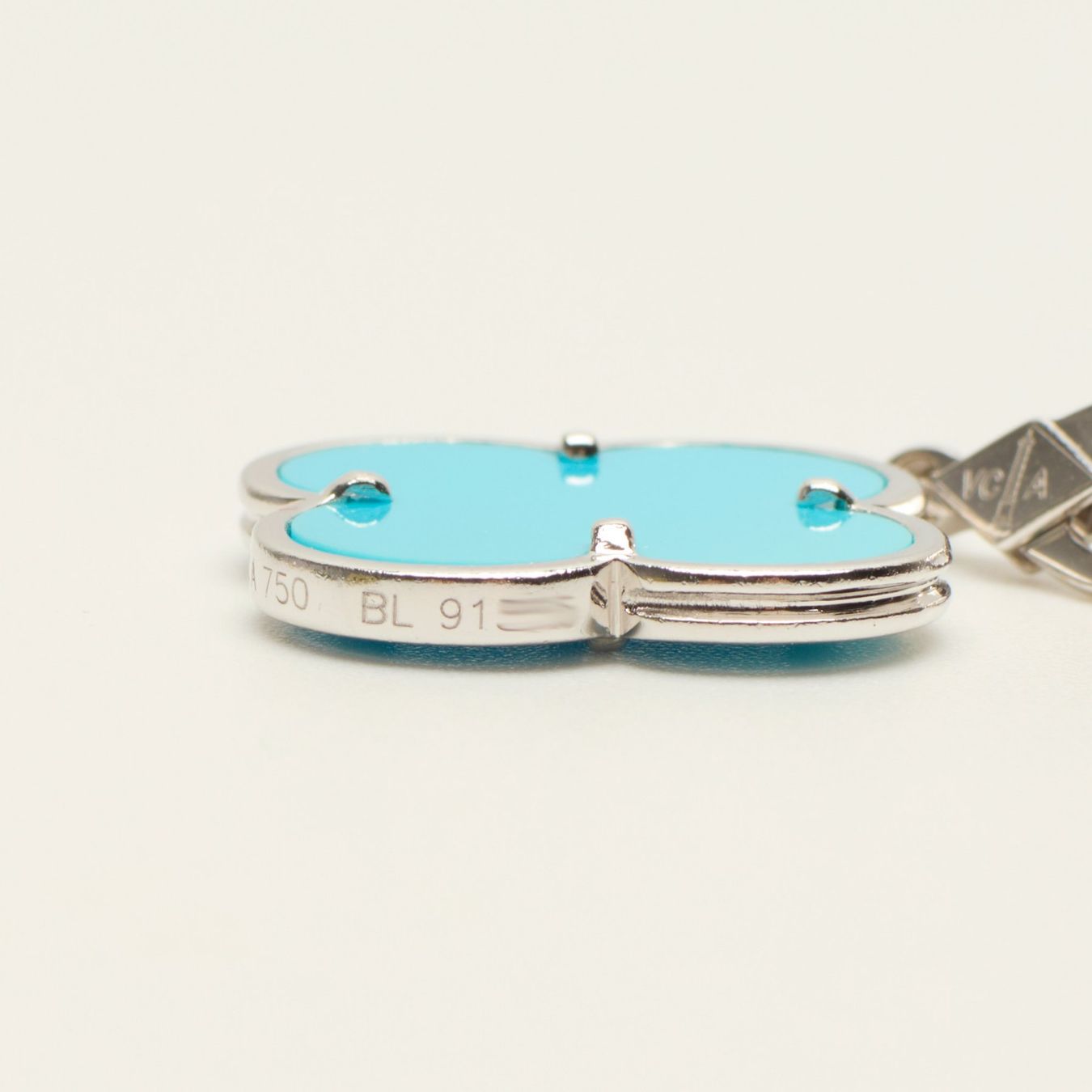 Van Cleef Catenine: RARE Authentique Pendentif VAN CLEEF ARPELS Magic turquoise – Nuovo (secondo la descrizione) da Carouge GE venduto da TLD 8