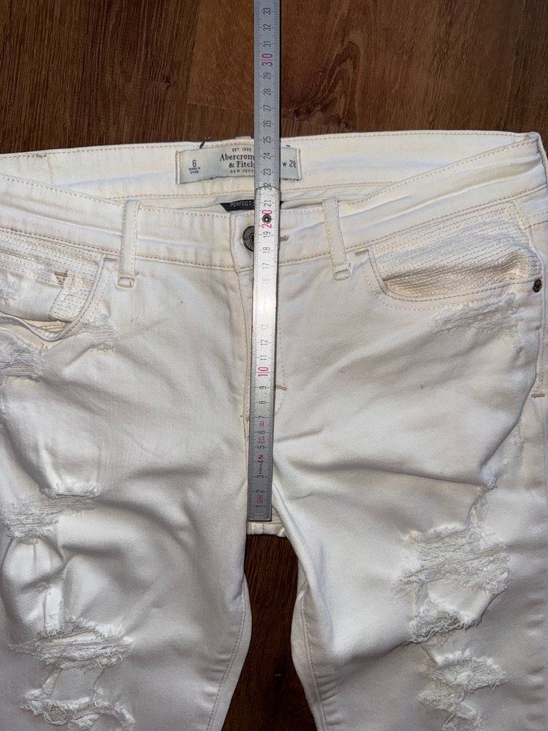 Abercrombie Jeans: Abercrombie Jeans - 28 – Gebraucht aus St-Sulpice VD von juhdu 1