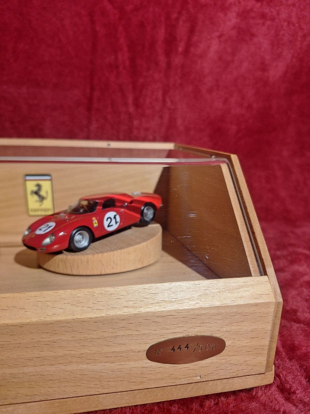 Ferrari Modellini d'auto: Ferrari Le mans AMR Vitrine – Usato da Menzingen venduto da jon_kny7 5