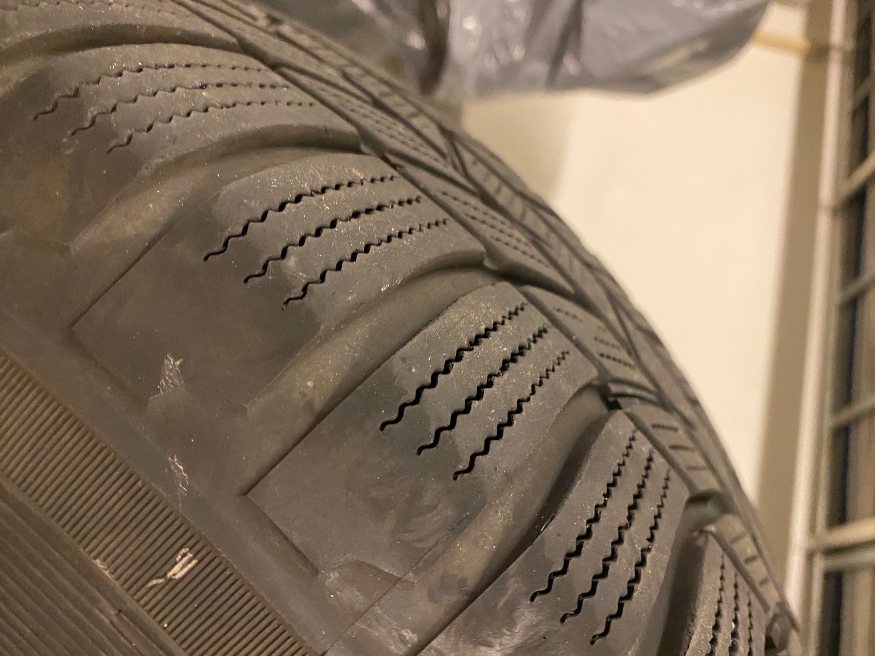 Jeep Pneumatici & Ruote complete: Cerchi invernali completi Grand Cherokee – Usato da Morbio Inferiore venduto da sol_wd6x 6