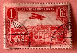 BRIEFMARKEN AUS Luxemburg  Flugzeug über Luxemburg