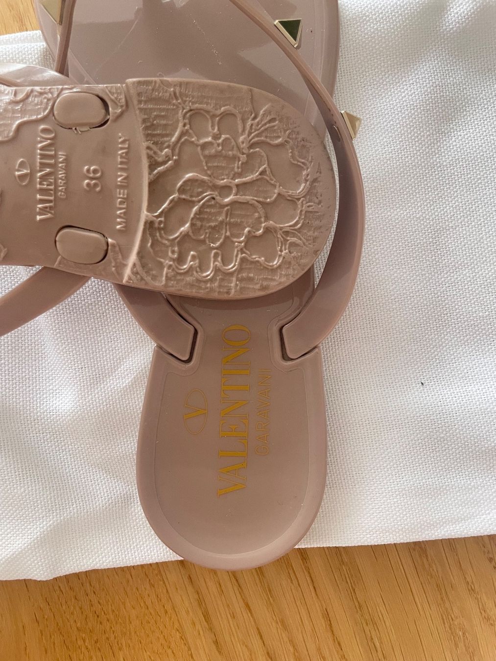 Valentino Scarpe da donna: Valentino Flip Flops – Usato da Zollikofen venduto da cherry.p 1