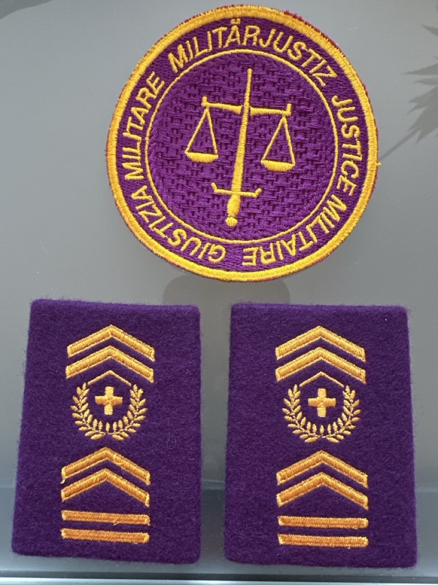 Schweizer Armee Toppe: Militarjustiz – Usato da Morbio Inferiore venduto da Ecod