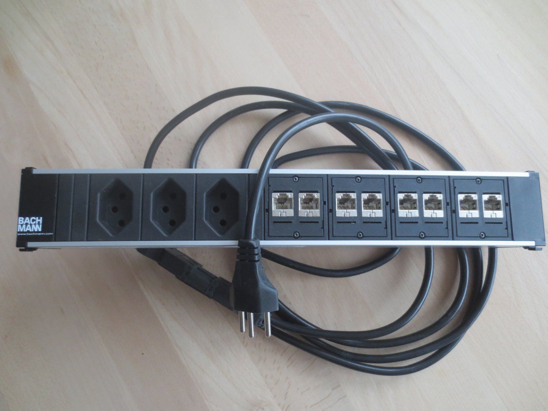 Spine: Bachmann CONI Steckdoseneinheit 912.017 – Usato da SCHAAN venduto da myware