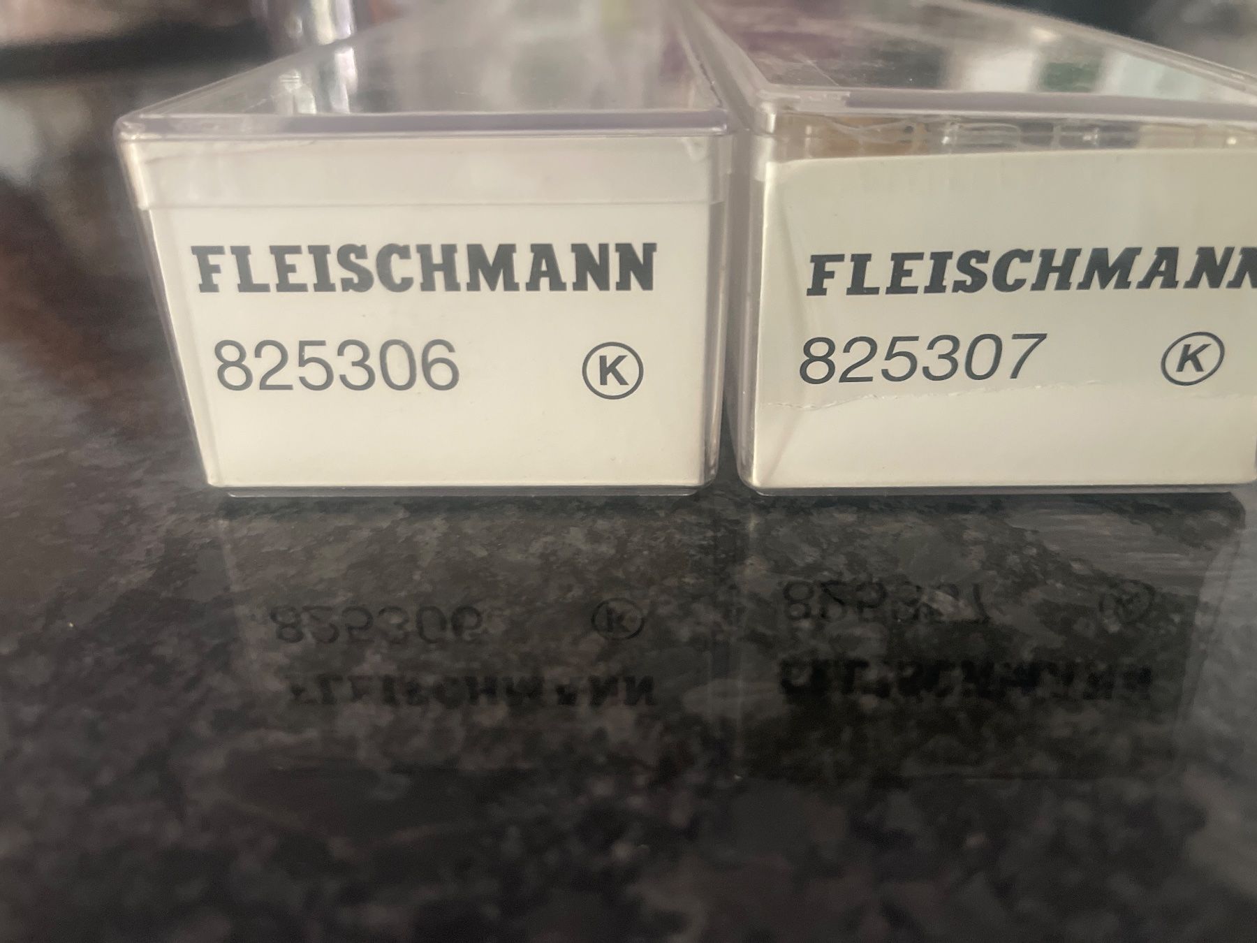 Fleischmann Modellini di ferrovie: Fleischmann Güterwagen 2Set – Usato da Matzendorf venduto da scbern08 1