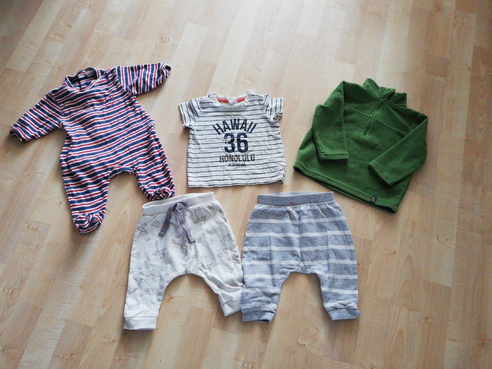 Lotti & Set di vestiti: Kleiderpaket Grösse 62 – Usato da Thun venduto da man_fg9v