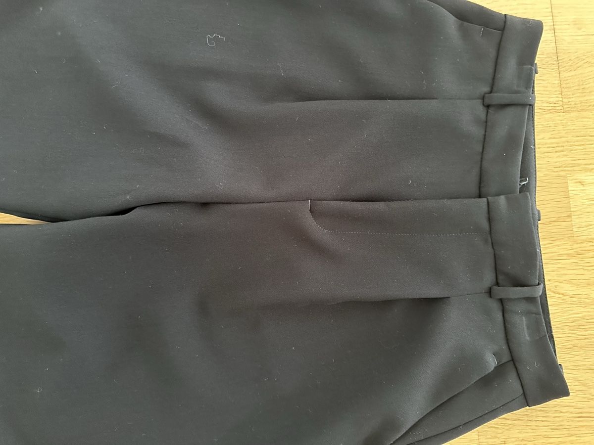 Zara Hosen: Hose schwarz 36 Zara  – Gebraucht aus Rüschlikon von 8942Oberrieden 1