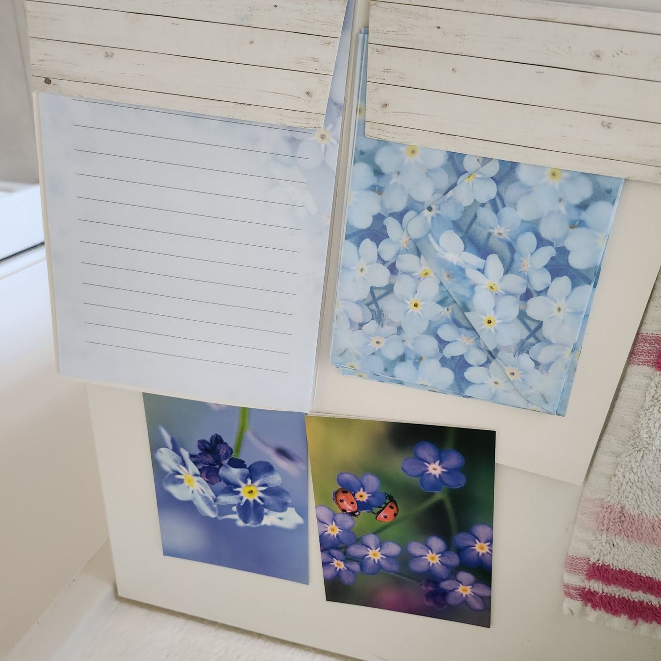 Papiere: Mein Briefpapier set 13 x19cm Hellblau Blumig – Neu und originalverpackt aus Unterägeri von ani_pn8n