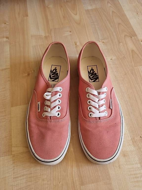 Scarpe da donna: Vans Gr 40 – Usato da Ennenda venduto da koselig
