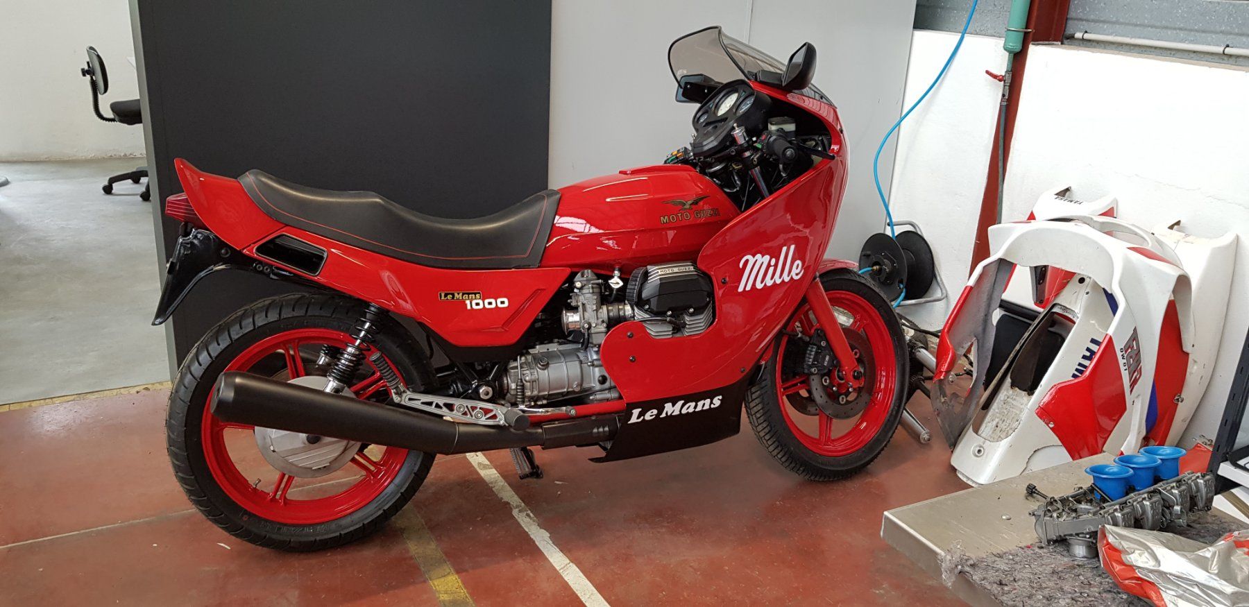 Moto Guzzi Strada: Moto Guzzi Le Mans 4 1000, 1987, restaurée – Usato da Choëx venduto da aru_vs6m 3