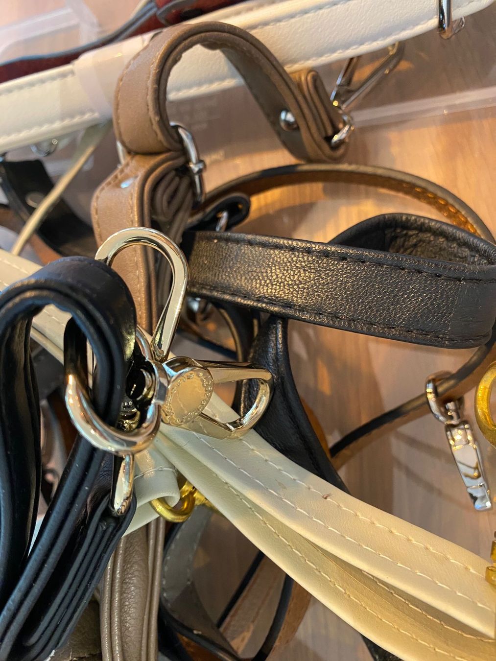 Altro in  Abbigliamento & Accessori: Diverse Schulterriemen / Anhänger Taschen Leder oder Plastik – Usato da Pratteln venduto da a23_j2gs 2
