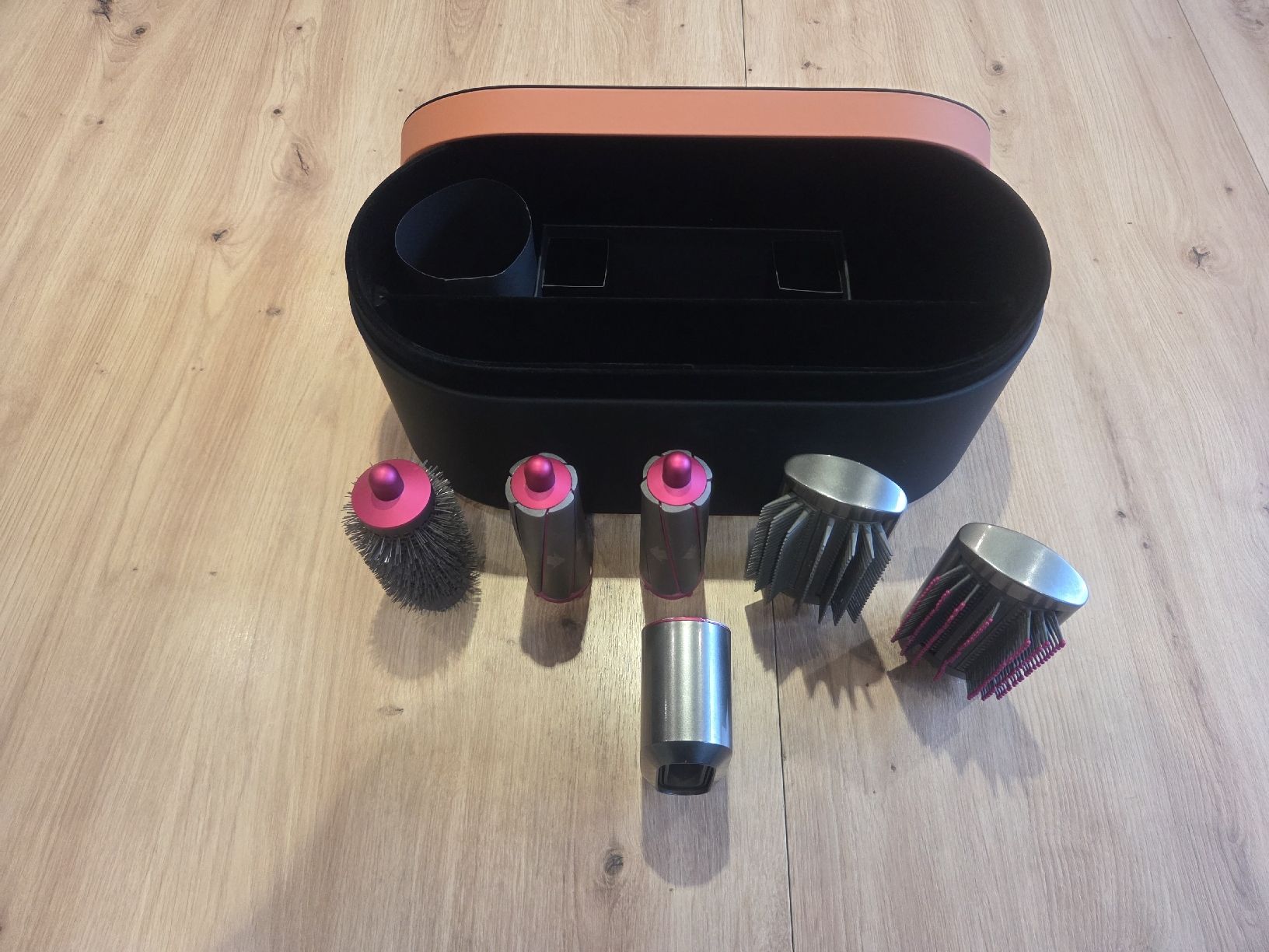 Dyson Sèche-cheveux: Dyson Airwrap Aufsätze – D'occasion à Simplon Dorf par luc_6vrv 1
