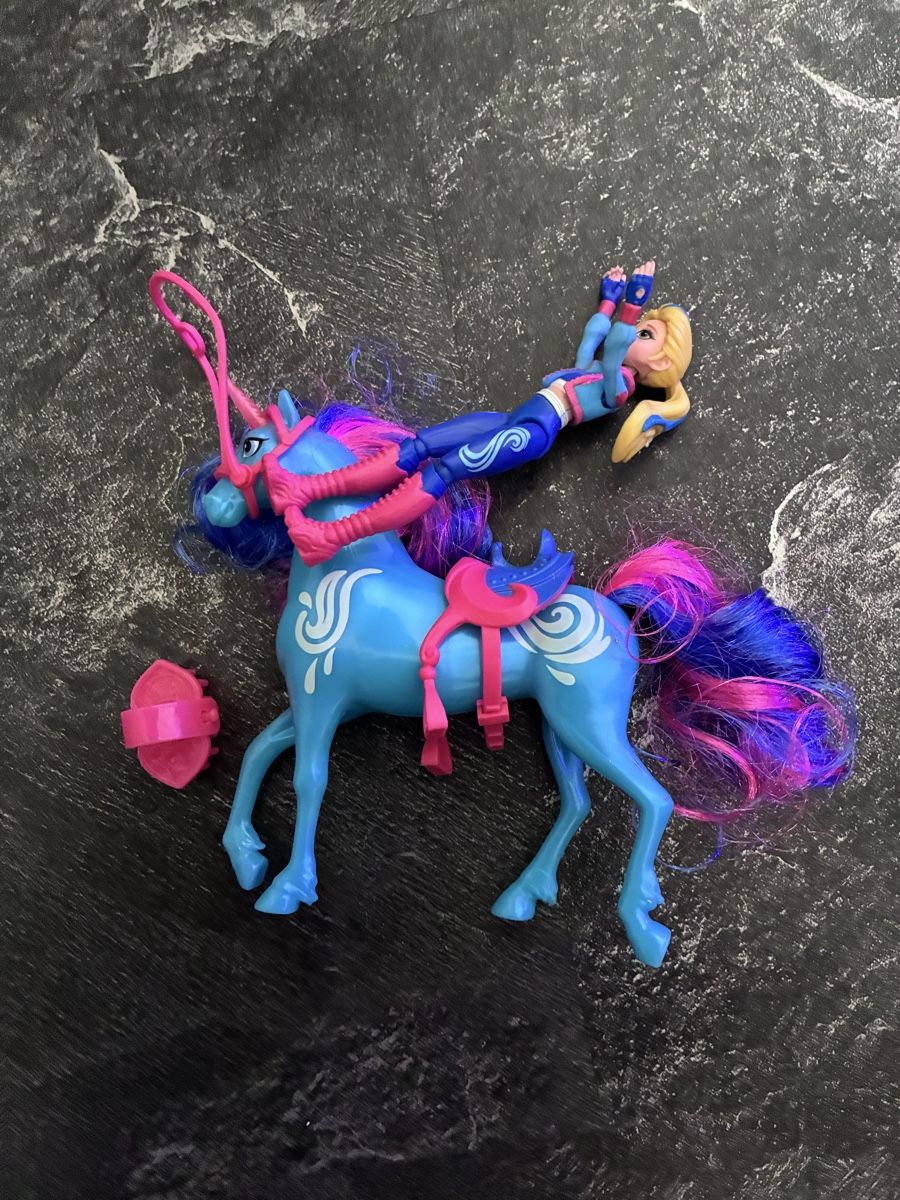 Spielzeuge: Unicorn Academy Isabel und River – Gebraucht aus Wiler b.Utzenstorf von Verkauf333