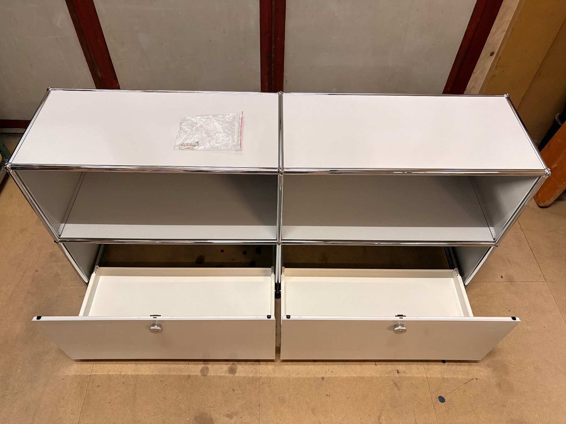 USM Scaffali: USM Haller Sideboard Lichtgrau mit Schubladen – Usato da Hellbühl venduto da copy-swiss 1