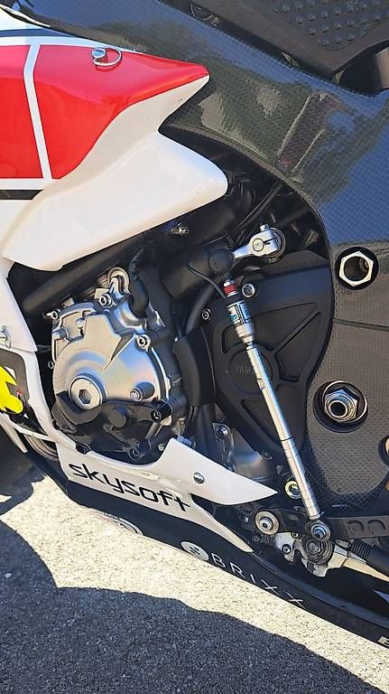 Yamaha Strada: Yamaha R1 de piste / track – Usato da St-Sulpice VD venduto da MrQ01 6