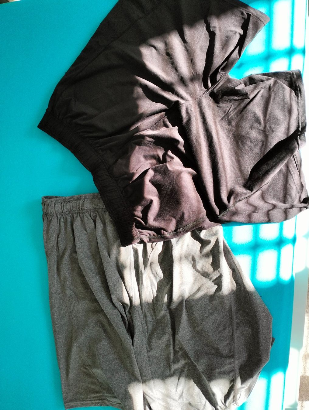 Hosen: 2Stk. Tapout Shorts – Gebraucht aus Uster von KarlZH 2