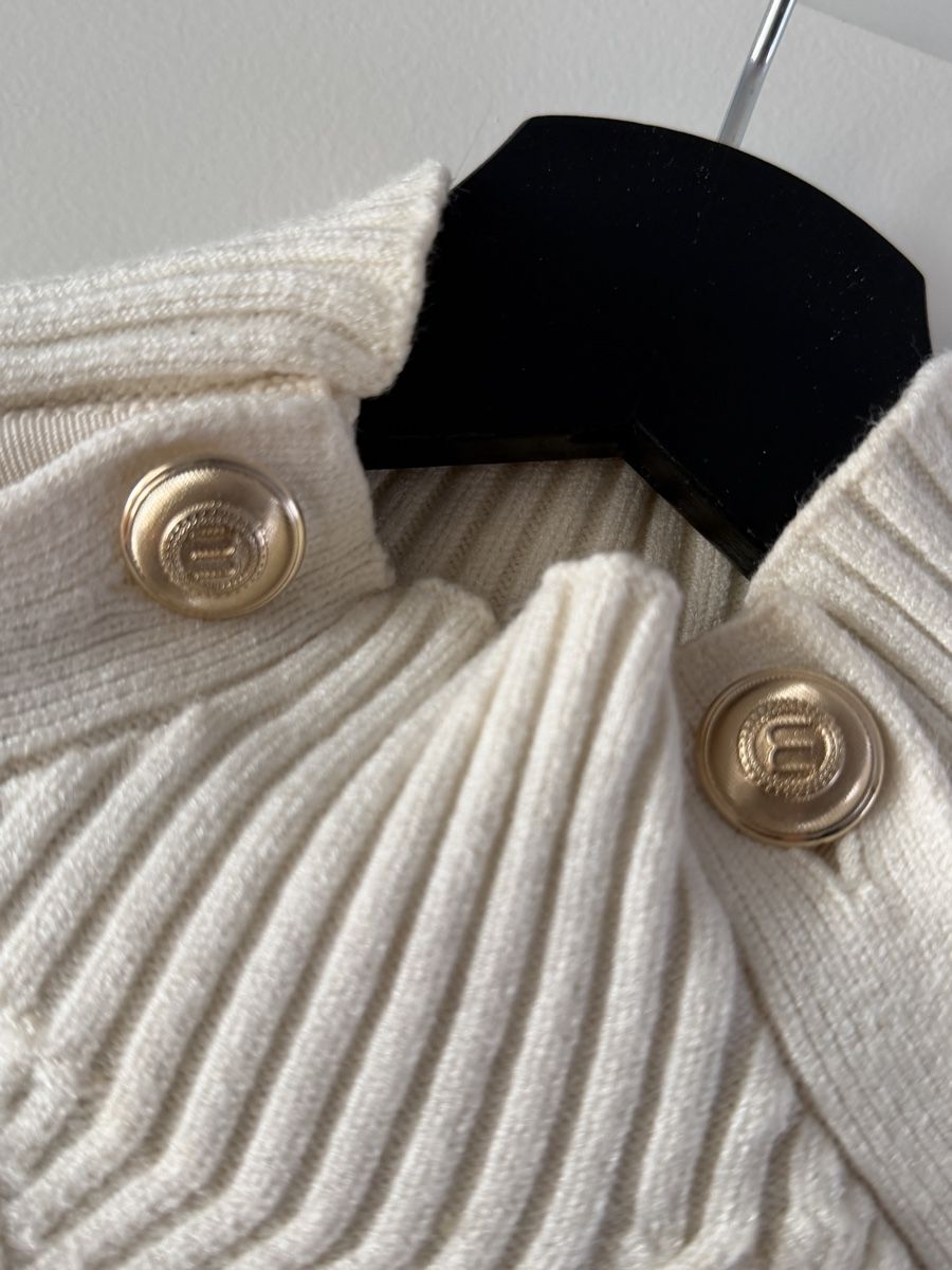 Maje Maglioni & Felpe: Edler Strickpullover mit goldenen Knöpfen, Grösse S – Nuovo (secondo la descrizione) da Bern venduto da Janne.KN 4