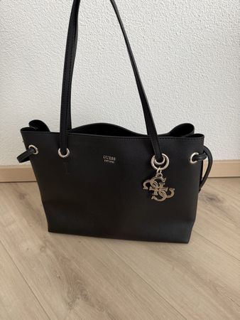 Guess Handtasche schwarz klassisch 