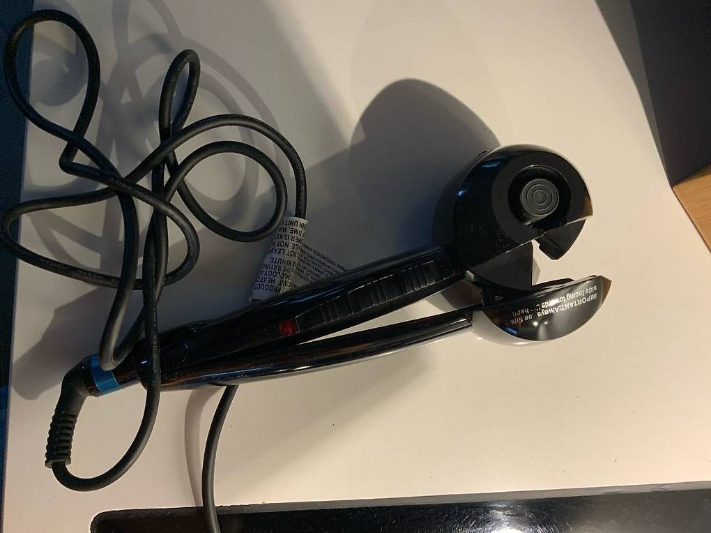 Lockenstäbe & Haarglätter: Lockengerät – Gebraucht aus Merenschwand von bia_96rm