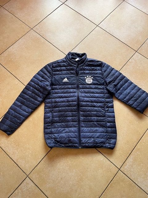 Adidas Vestes: Veste Adidas, T. M. – D'occasion à Vouvry par Xbisous