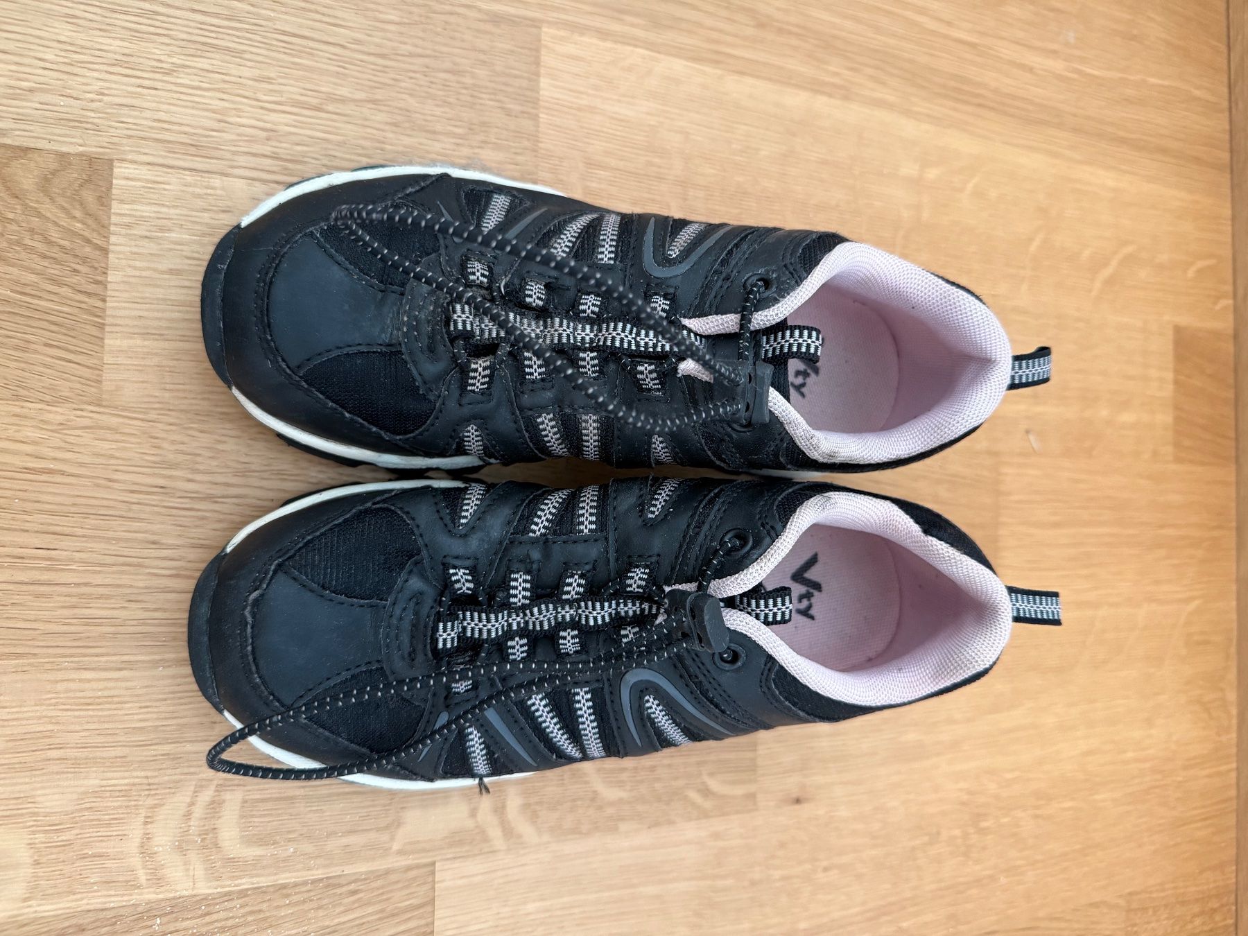 Landrover Schuhe für Mädchen: Trekkingschuhe Gr 35 – Gebraucht aus Hünibach von rotestandem01