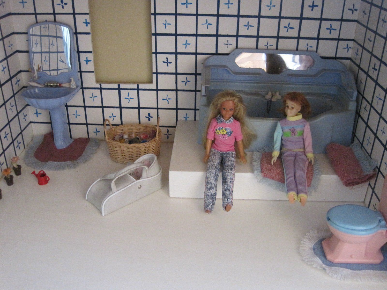 Barbie Puppenhäuser & -möbel: BARBIEHAUS mit 5 Zimmern & Dachterrasse – Gebraucht aus Grub AR von Kafisieb 8