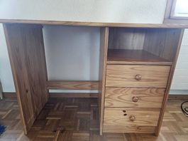 Petit bureau couleur bois / Small wooden-look desk