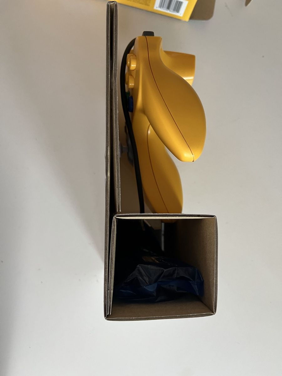Controller: N64 Controller in gelb - in OVP - Top Zustand – Usato da Baden venduto da tob_t8gw 2