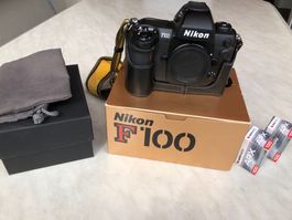 Nikon F100 in Super Zustand!