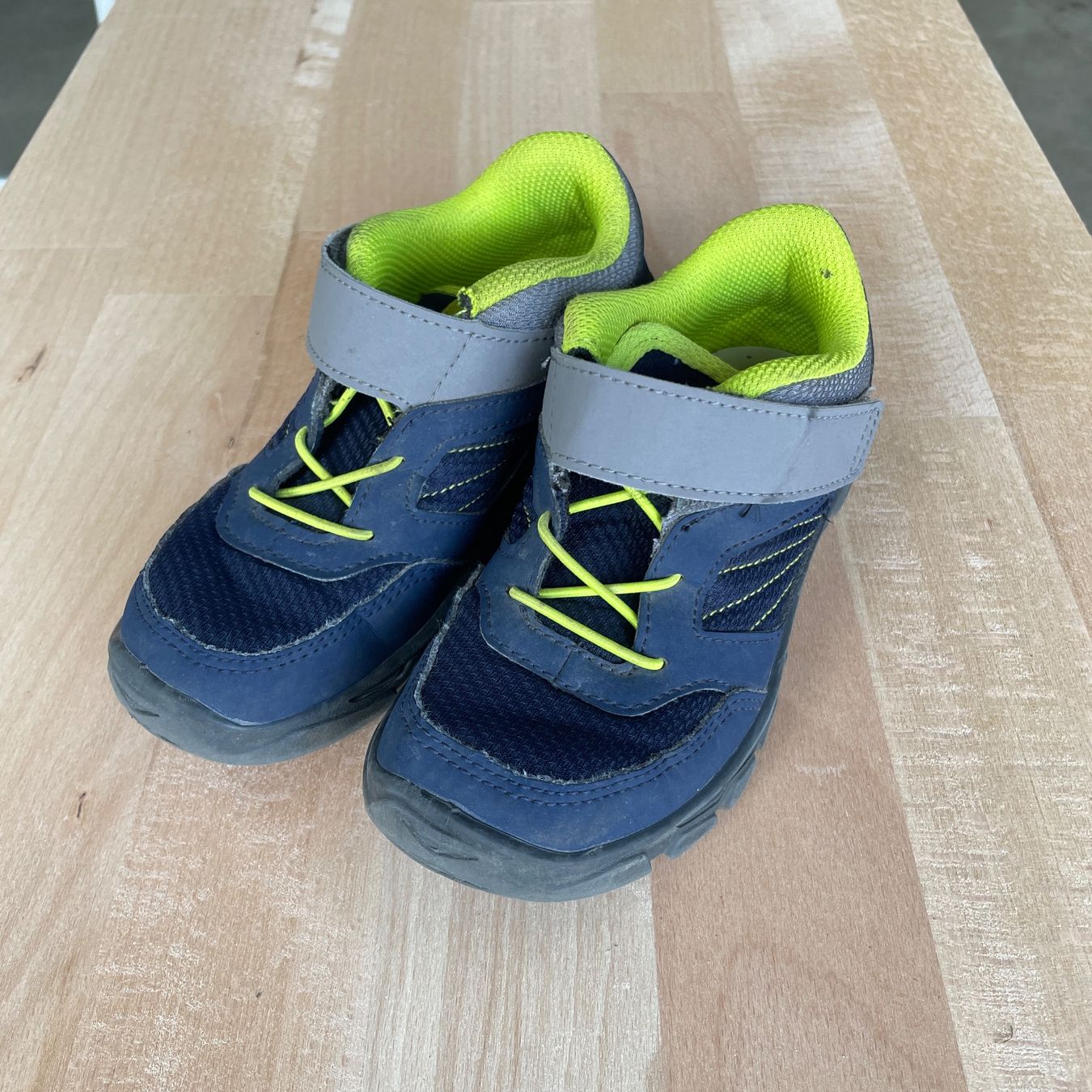 Decathlon Scarpe per ragazzi: Sneakers Quechua 30 – Usato da Grabs venduto da MDS77
