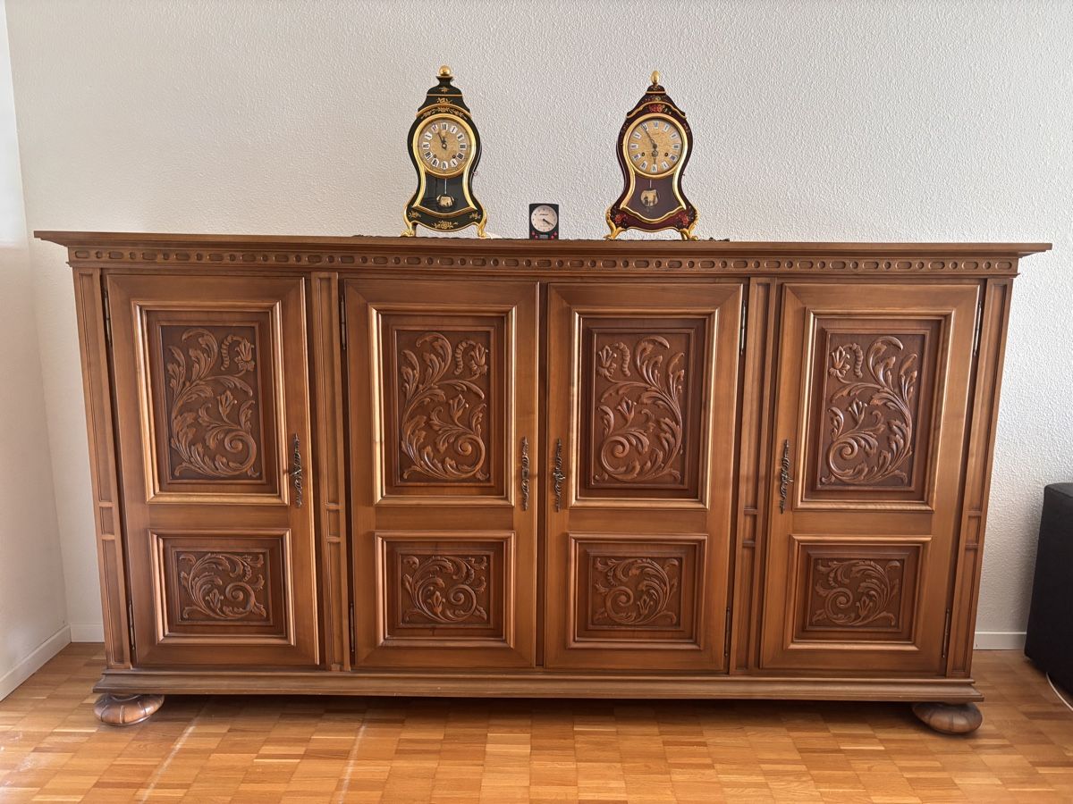 Credenze: Antikes Buffet / Büfett  - Eschenholz - Massiv – Usato da Luzern venduto da Housejunky