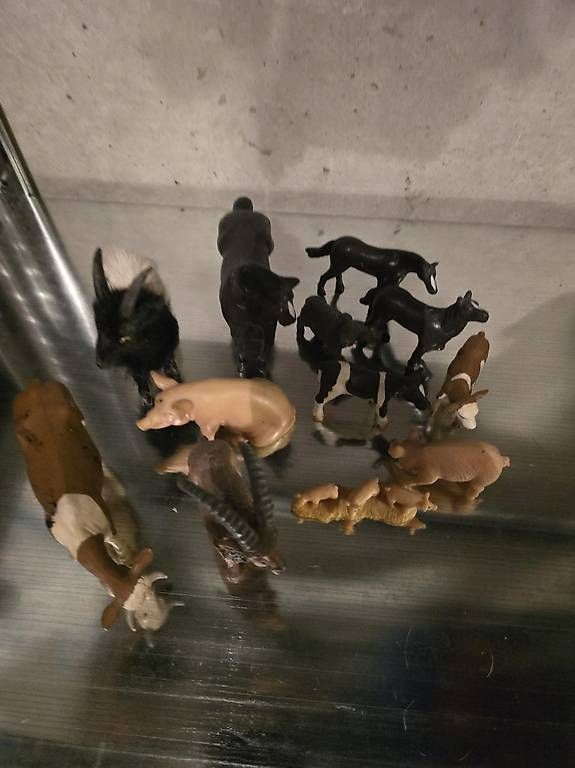 Giocattoli: Verschiedene Hoftiere – Usato da Langnau i. E. venduto da dod_c7cz 2