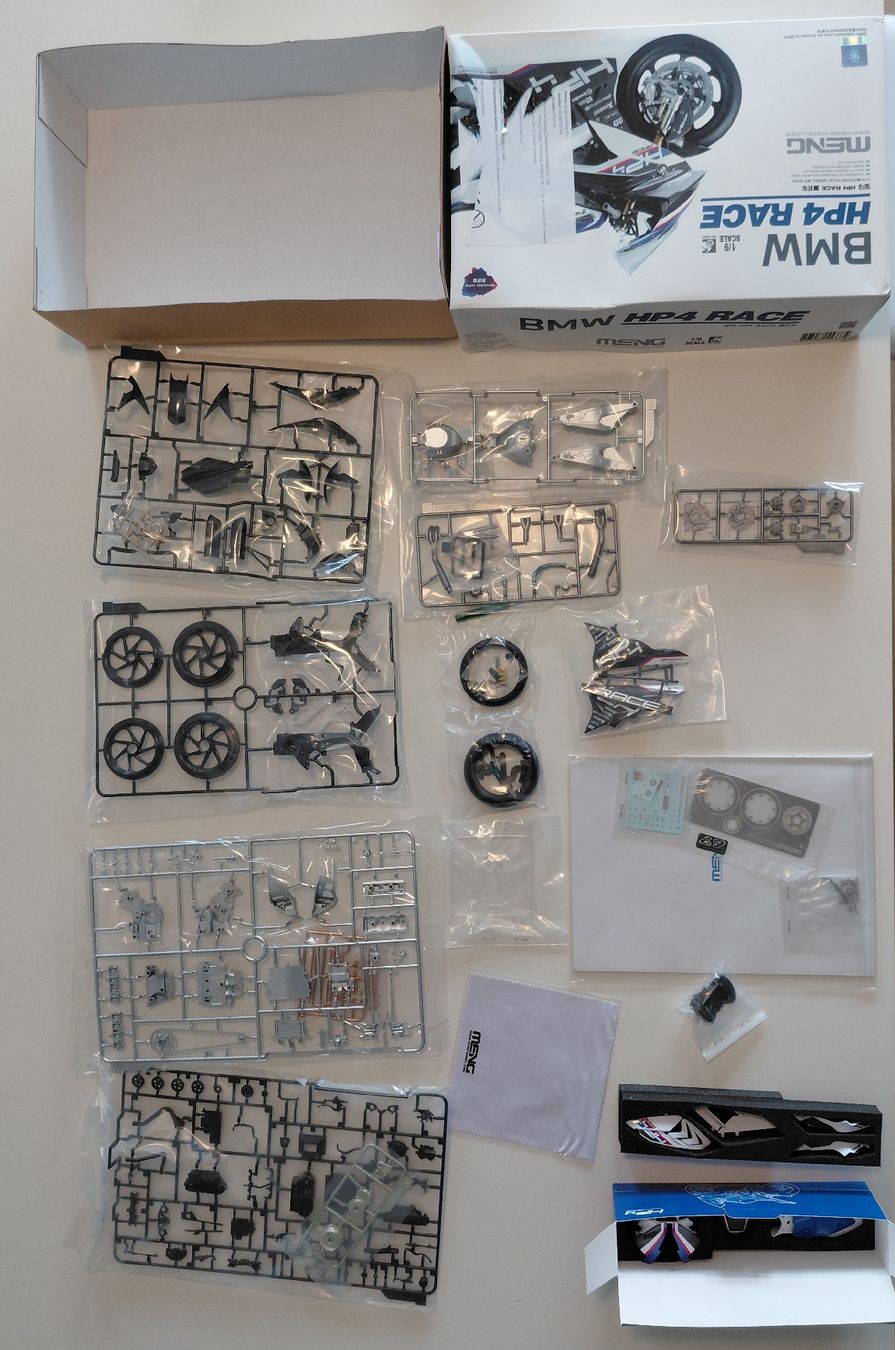 Kit di modellismo & Modellini statici: BMW HP4 Race 1:9 Bausatz – Nuovo (secondo la descrizione) da Bottenwil venduto da Toyscout 5