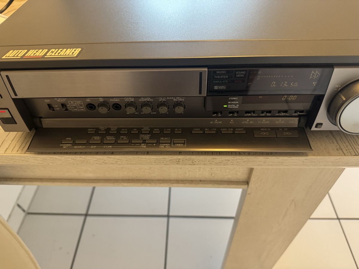 JVC Registratori: Jvc hr-s5800e svhs videorecorder – Usato da Zunzgen venduto da milesdavis76 7