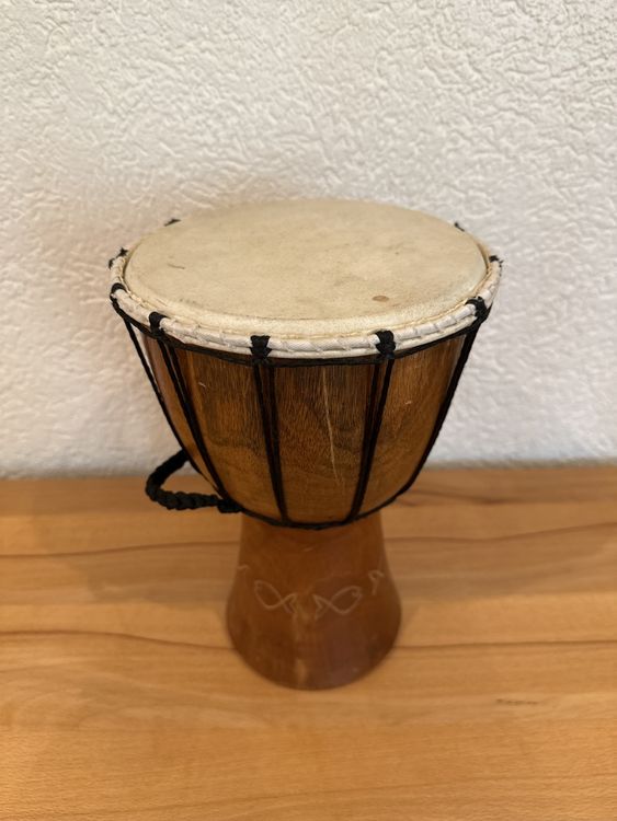 Instruments de musique: Originale Djembe Trommel, Handgefertigt, Top Klang! – D'occasion à Dättwil AG par Fussballer 1