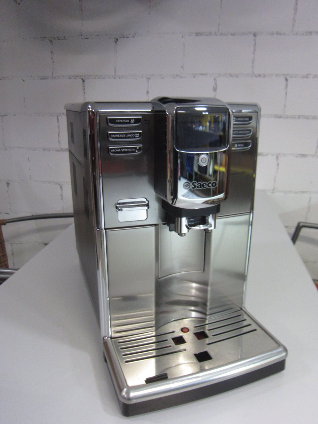Saeco Macchine per caffè & Macchine per espresso: Saeco Incanto HD8917 – Difettoso da Kilchberg ZH venduto da Cuculus1 1