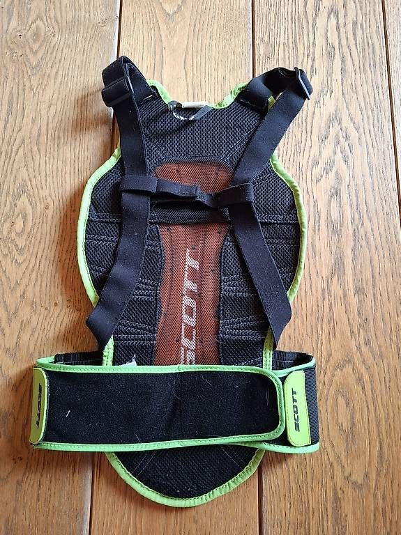 Protezioni & Imbottiture: Protection dorsale Scott enfant / junior – Usato da Champéry venduto da cnydegger 2