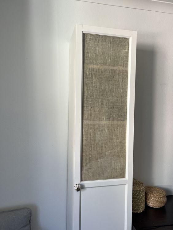 YESGIGA Vitrinenschrank Mit LED-Beleuchtung - Weißer Glasschrank 200cm (6 Türen, 3 Schubladen)