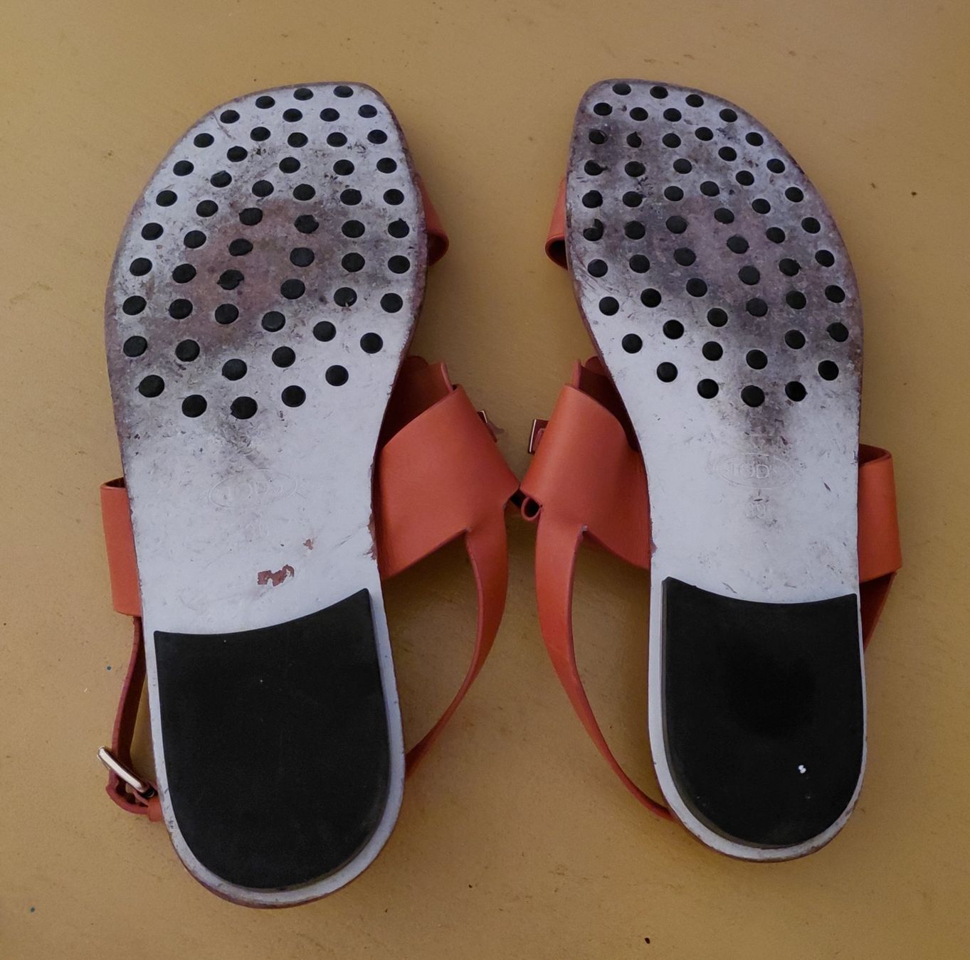 Tod'S Damenschuhe: TOD'S  Sandalen – Gebraucht aus Ossingen von Schaffhausen333 3