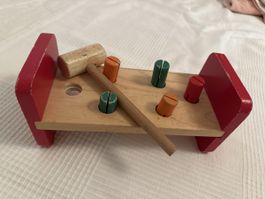 Klopfspiel aus Holz mit Hammer bunte Stifte gebrauchter Zust