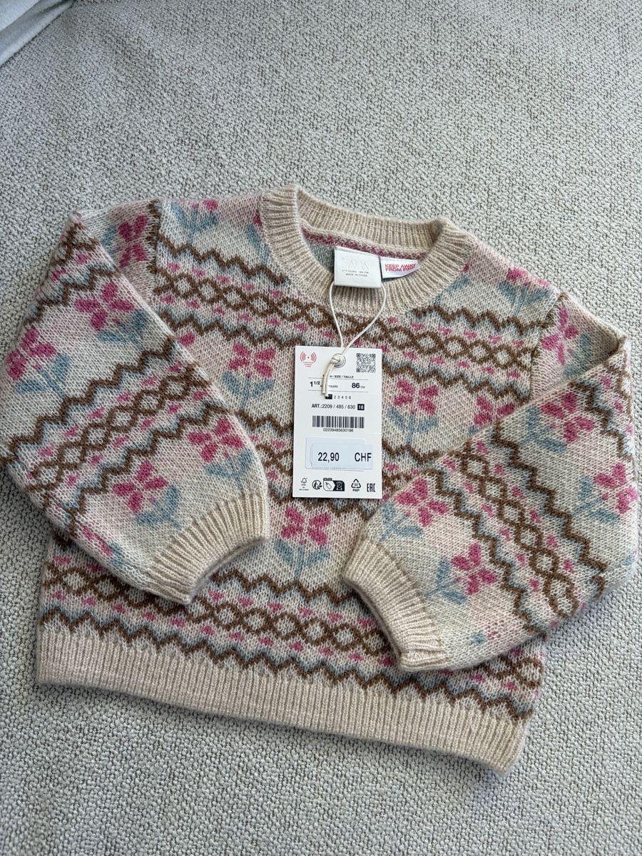 Zara Ensembles coordonnés: Zara Pullover beige mit Blumenmuster Grösse 86 neu – Neuf avec emballage d'origine à Zürich par dor_9l9g
