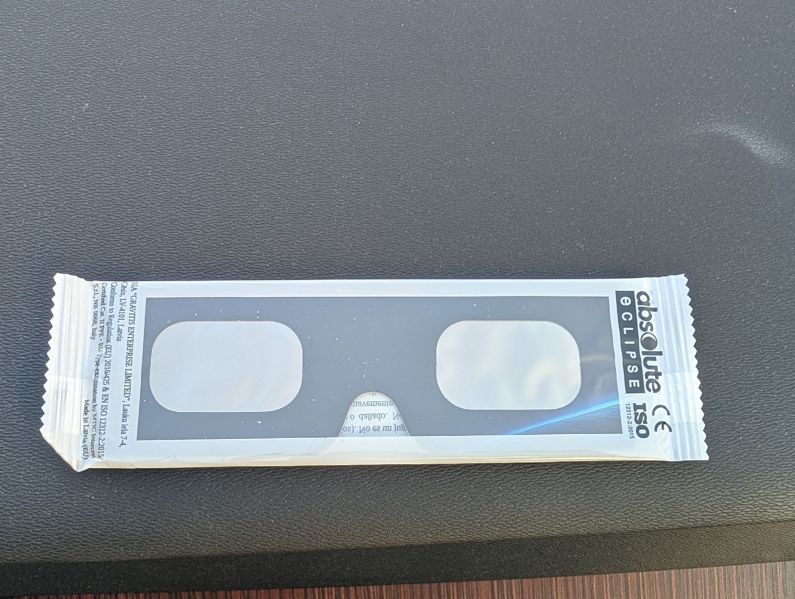 Brillen & Gläser: Brille Sonnenfinsternis Absolute Eclipse CE ISO 12312-2:2015 – Neu und originalverpackt aus Basel von Babuschka07