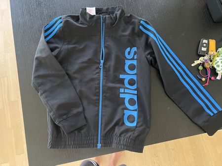 Jaquette Adidas 128 7-8 ans