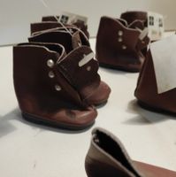 Puppenschuhe 10 Paar neue Leder Holz Puppenschuhe  Sohle