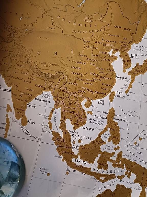 Foto & Immagini: Poster carte du monde à gratter - neuf – Nuovo e nell'imballaggio originale da Chêne Bougeries venduto da guimzou