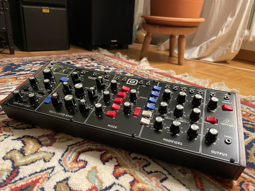 Behringer Model D (Gebraucht) in Zürich für CHF 205 – mit Lieferung auf ...