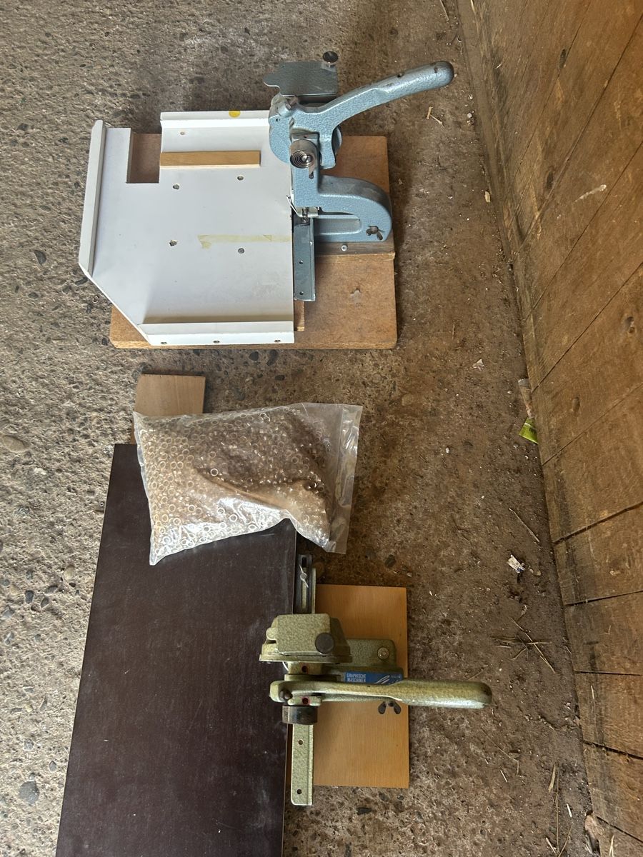 Tutte le macchine: Ösmaschine Ösenpresse – Usato da kehrsatz venduto da joco02 6