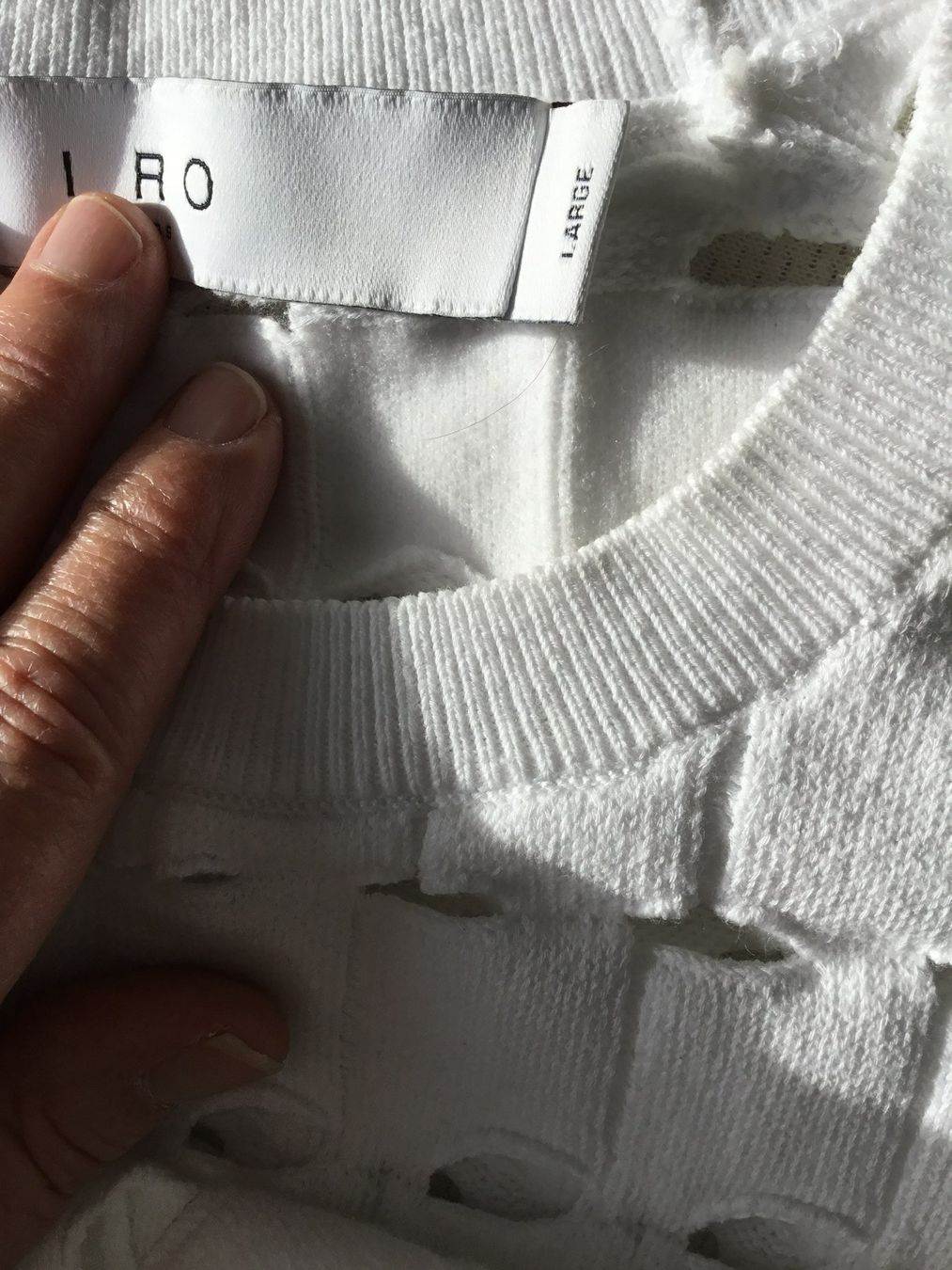 Top: haut IRO large mais équivalent T 38 – Usato da Lausanne venduto da pascale.mojito1004 1