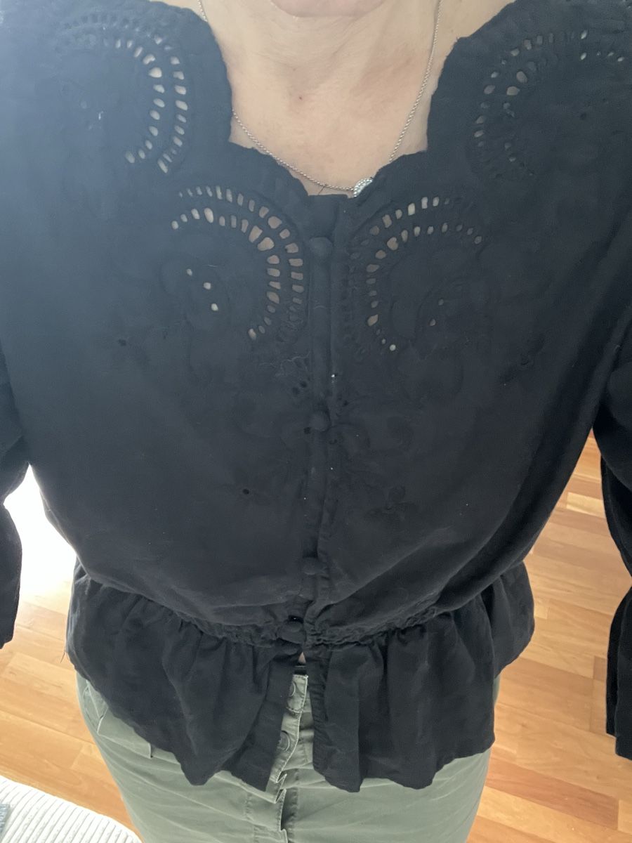 Blusen: Schwarze Spitzen-Bluse mit Raffung, Gr. S  – Neu (gemäss Beschreibung) aus Therwil von Mucjing 5