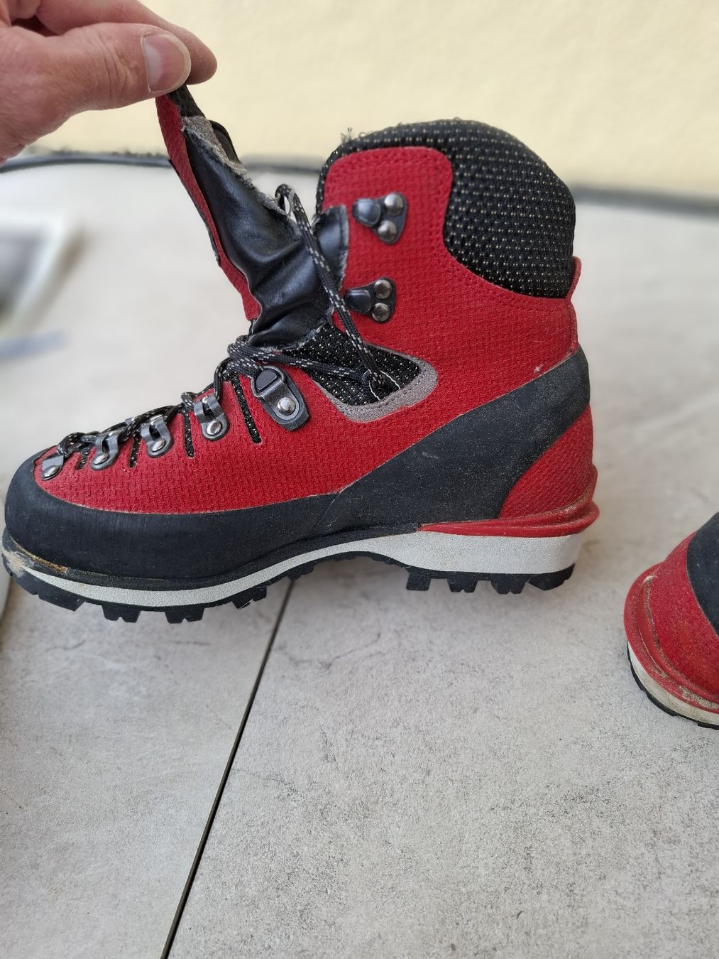 Scarpe da uomo: Rote SALTIC Bergstiefel Wanderschuhe Grösse 37.5  – Usato da Dörflingen venduto da Sander 2